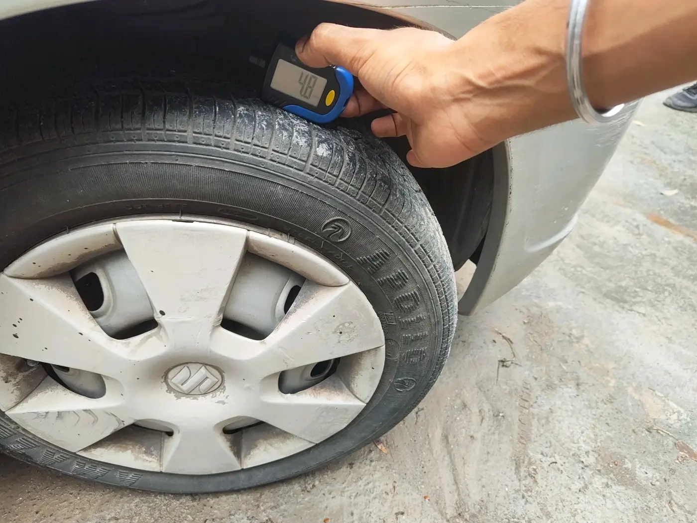 2012 Maruti Zen Estilo LXI, Petrol, Manual, 25,717 km, tyre
