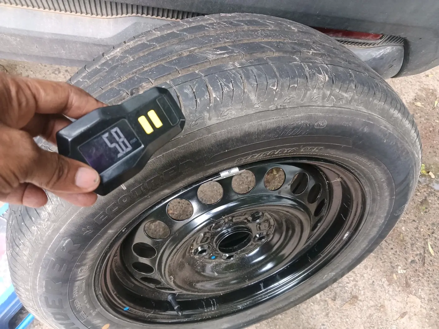 2023 Maruti BREZZA LXI, Petrol, Manual, 49,248 km, tyre