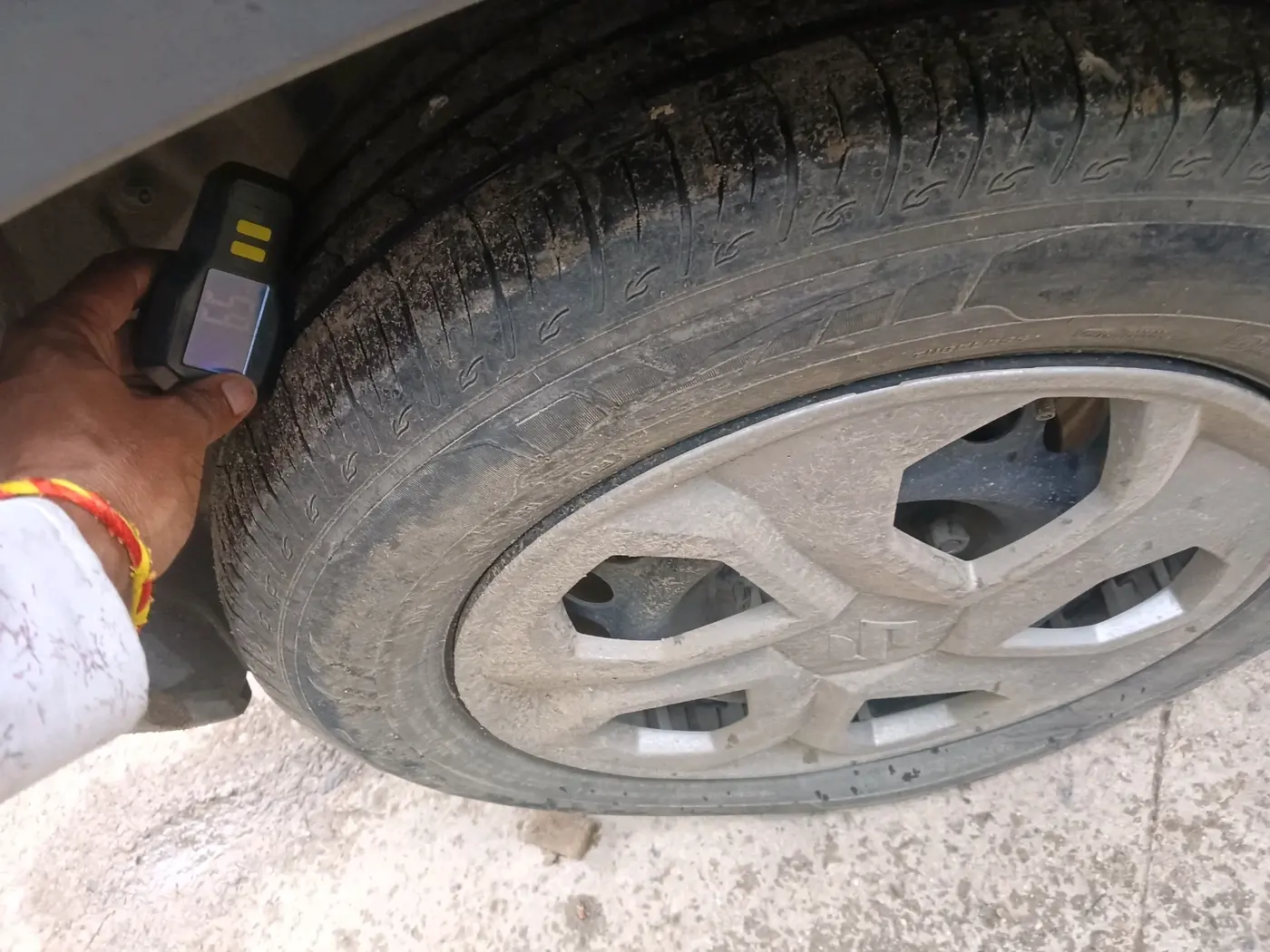2023 Maruti BREZZA LXI, Petrol, Manual, 49,248 km, tyre
