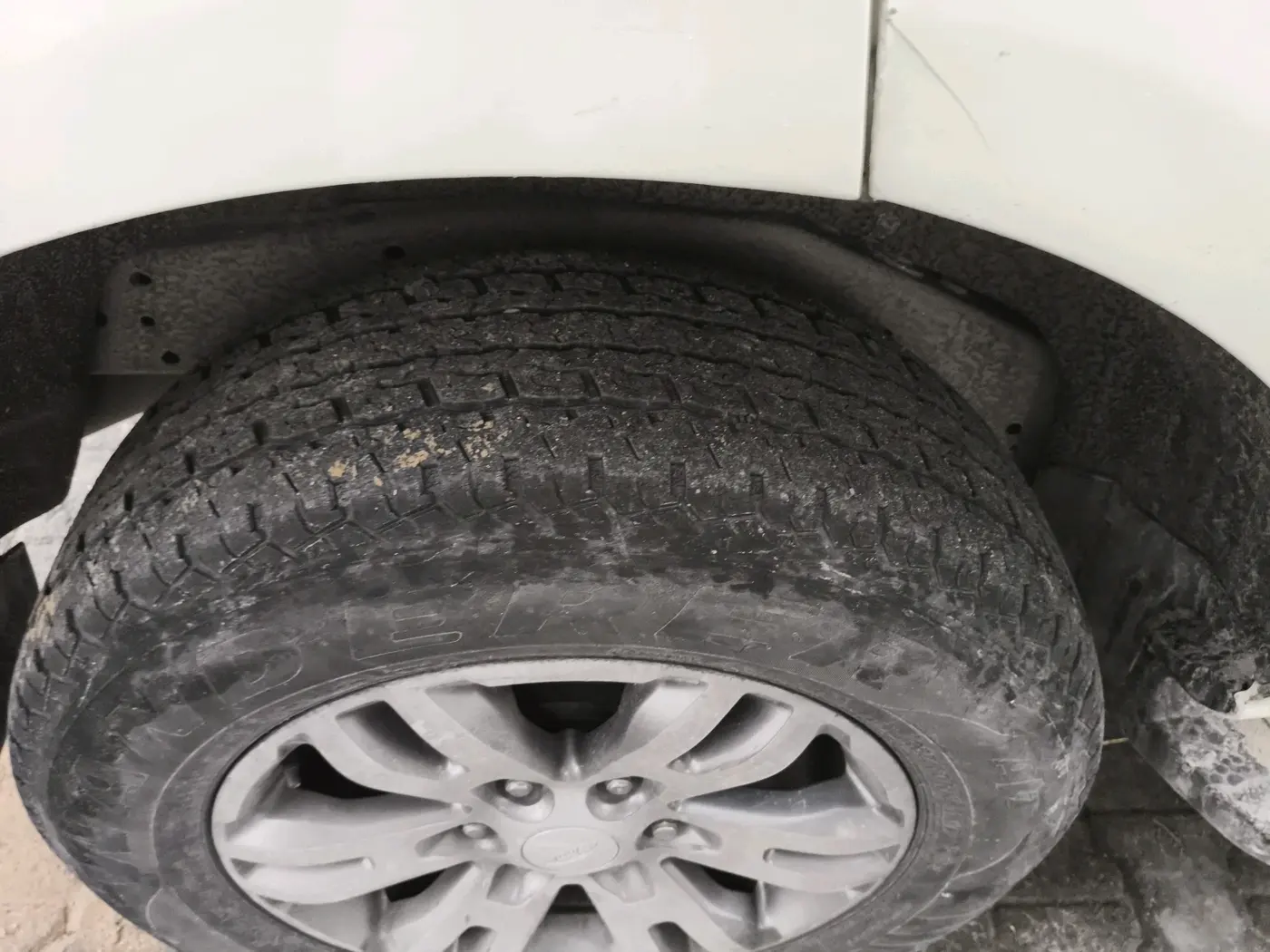 2017 Ford Endeavour TITANIUM 3.2 4X4 AT, Diesel, Automatic, 1,09,663 km, tyre