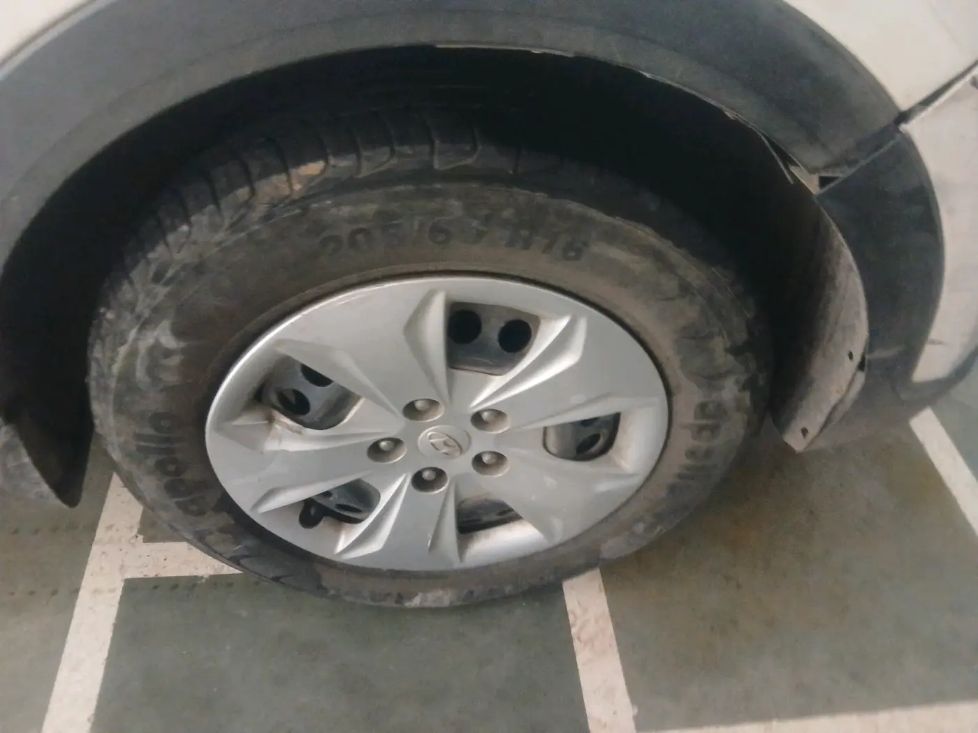 2017 Hyundai Creta E PLUS 1.4 DIESEL, Diesel, Manual, 2,12,351 km, tyre