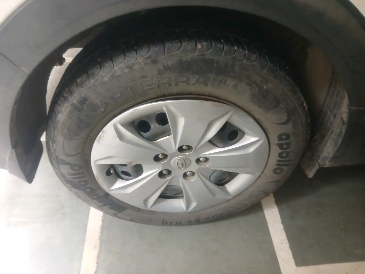 2017 Hyundai Creta E PLUS 1.4 DIESEL, Diesel, Manual, 2,12,351 km, tyre