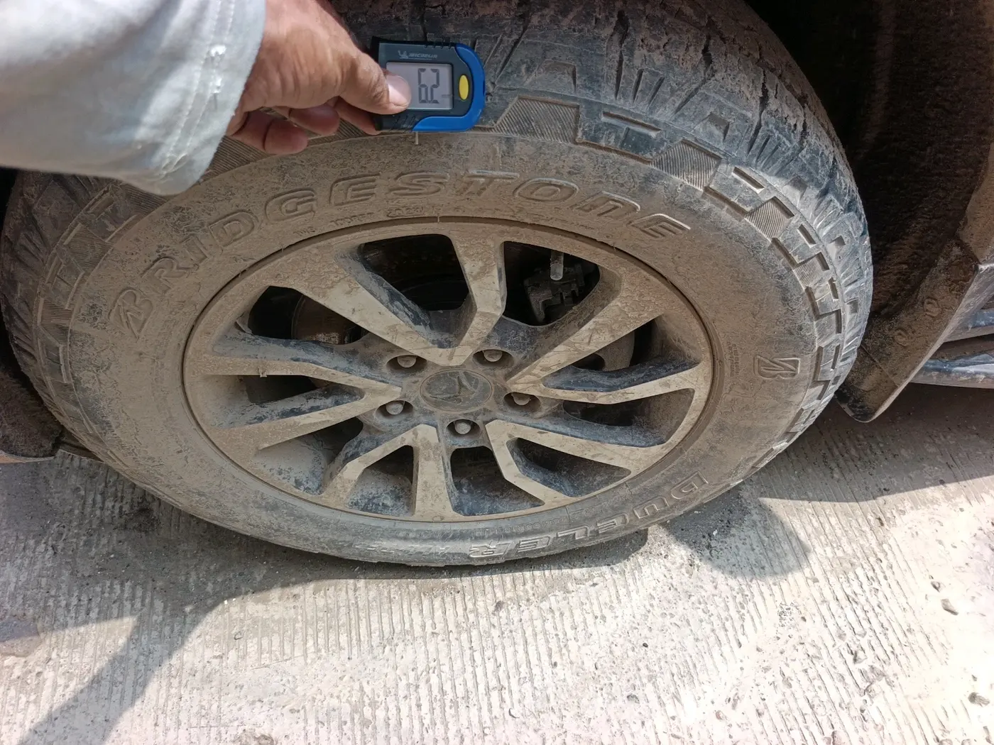 2024 Mahindra SCORPIO-N Z4 PETROL AT 7 STR, Petrol, Automatic, 26,987 km, tyre