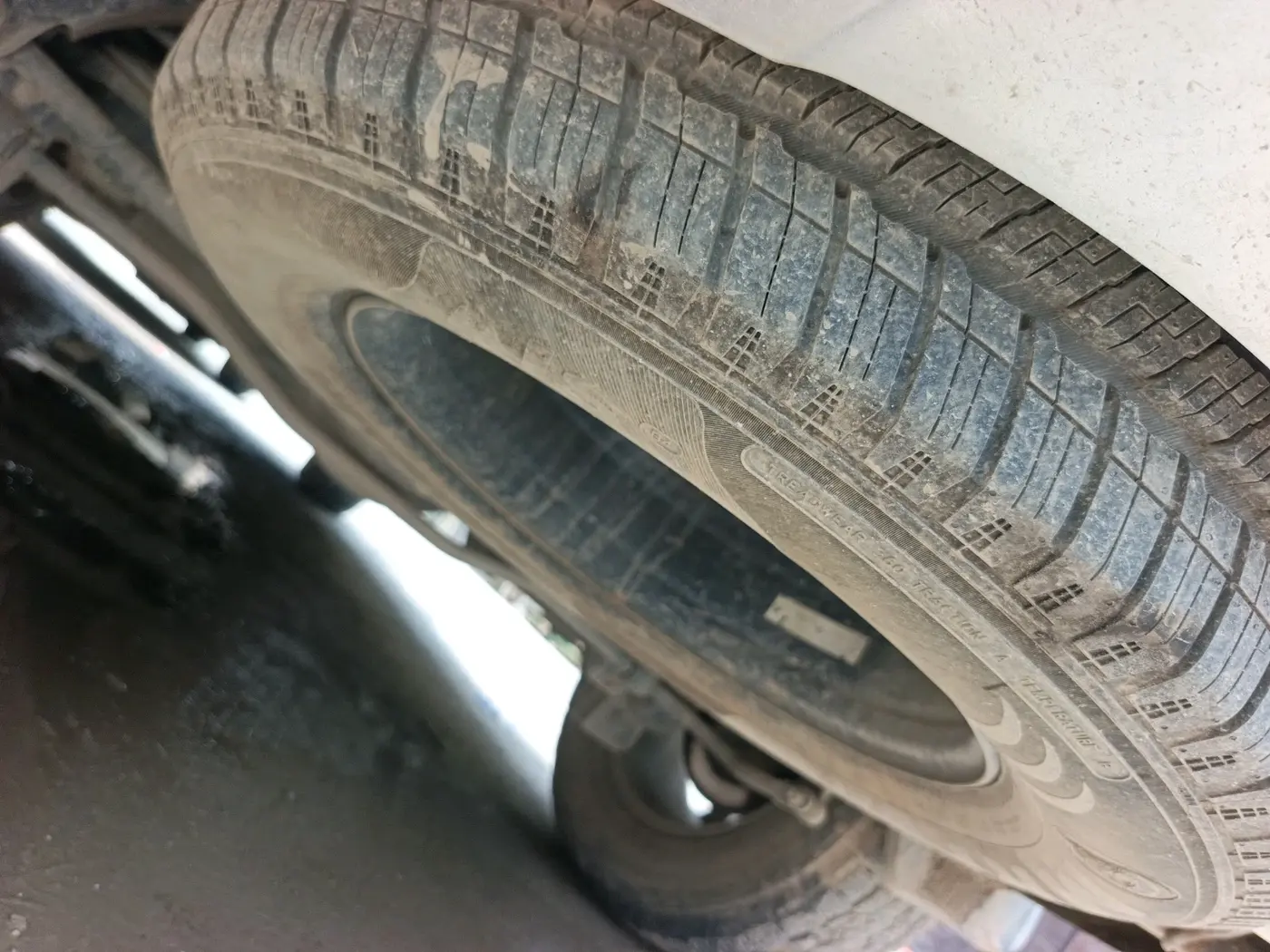 2024 Mahindra SCORPIO-N Z4 PETROL AT 7 STR, Petrol, Automatic, 26,987 km, tyre