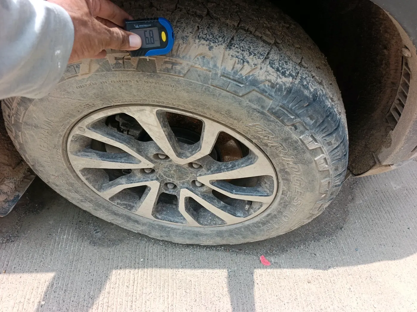 2024 Mahindra SCORPIO-N Z4 PETROL AT 7 STR, Petrol, Automatic, 26,987 km, tyre