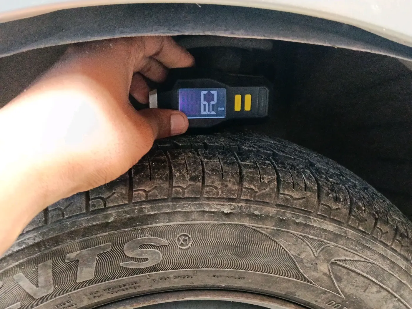 2017 Maruti Wagon R 1.0 LXI CNG, CNG, Manual, 37,229 km, tyre