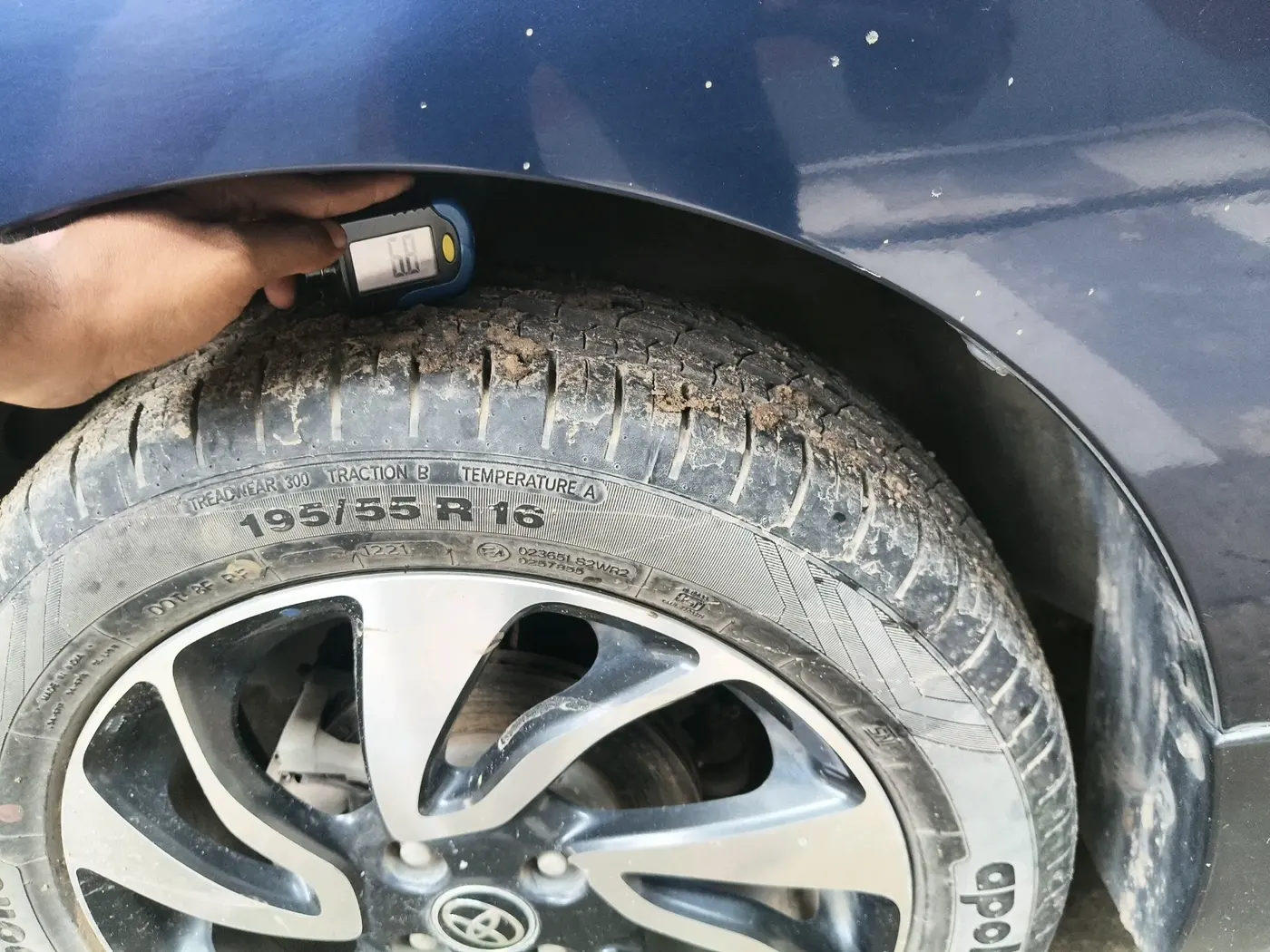 2021 Toyota Glanza V, Petrol, Manual, 5,776 km, tyre