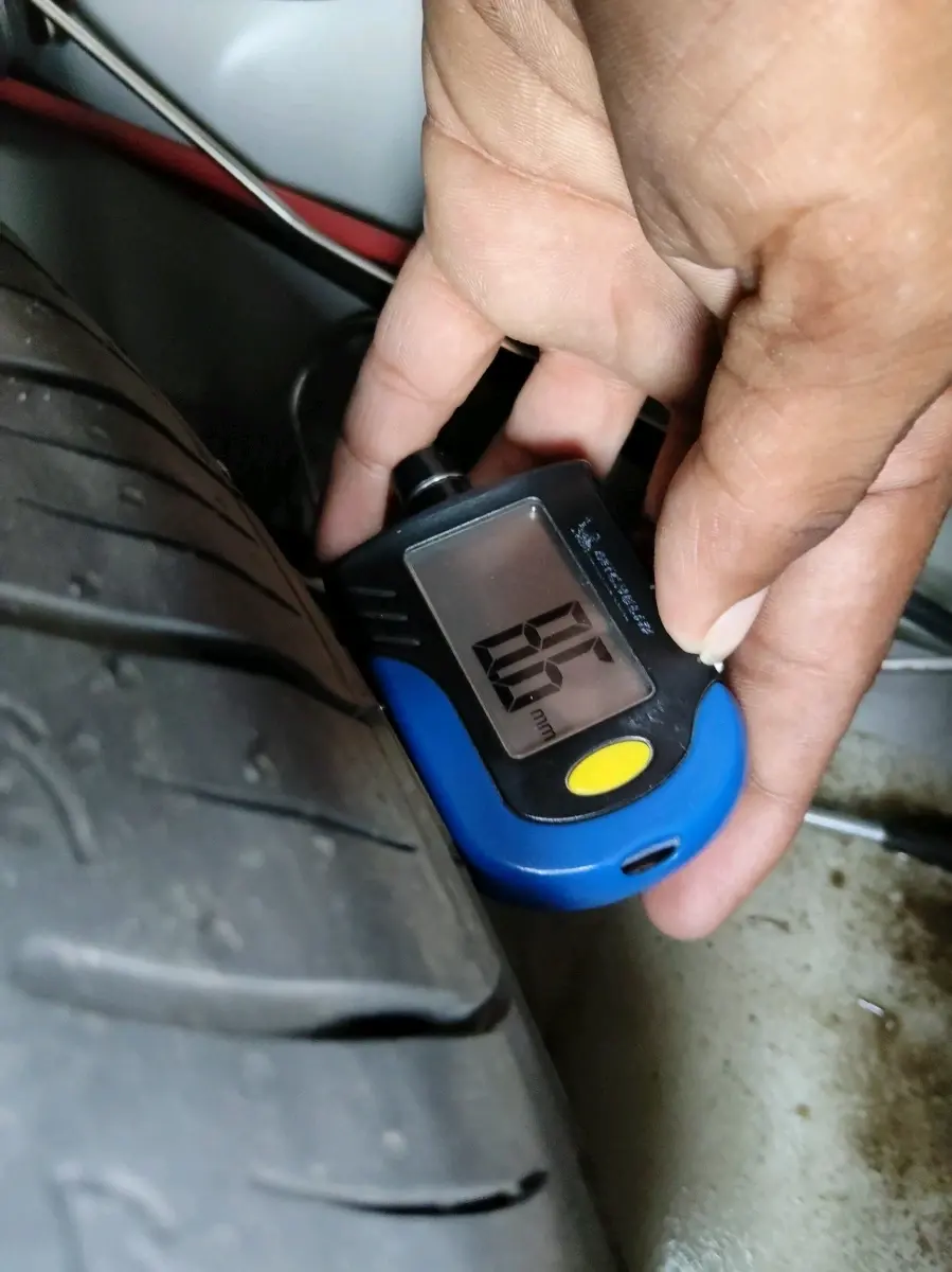 2023 Maruti BREZZA VXI S-CNG, CNG, Manual, 66,984 km, tyre