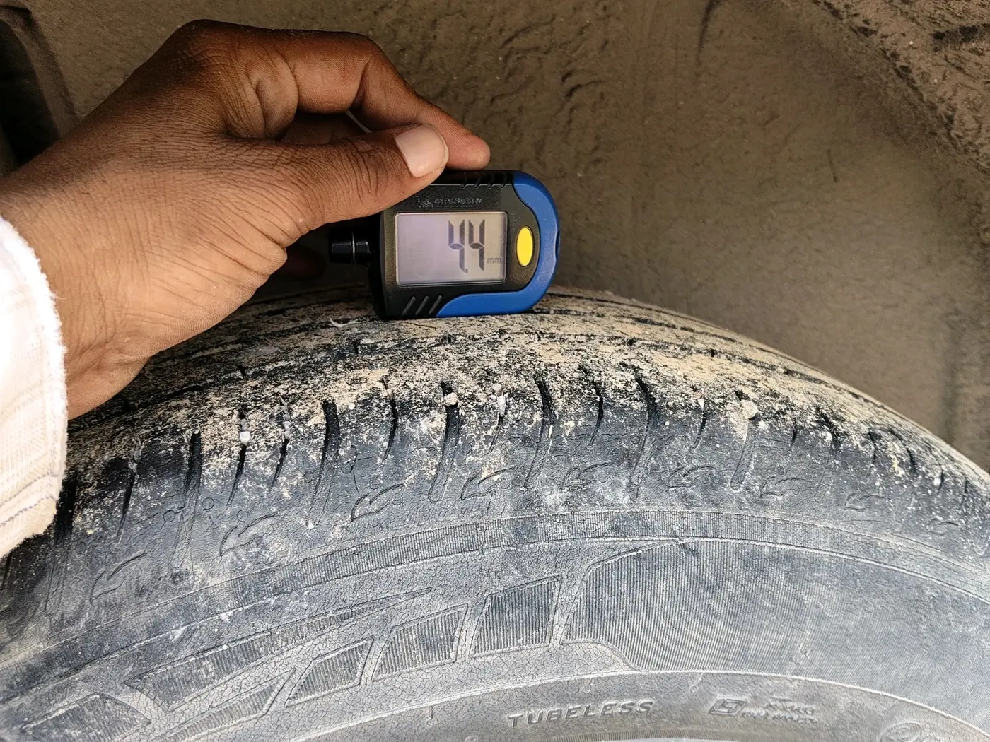 2023 Maruti BREZZA VXI S-CNG, CNG, Manual, 66,984 km, tyre