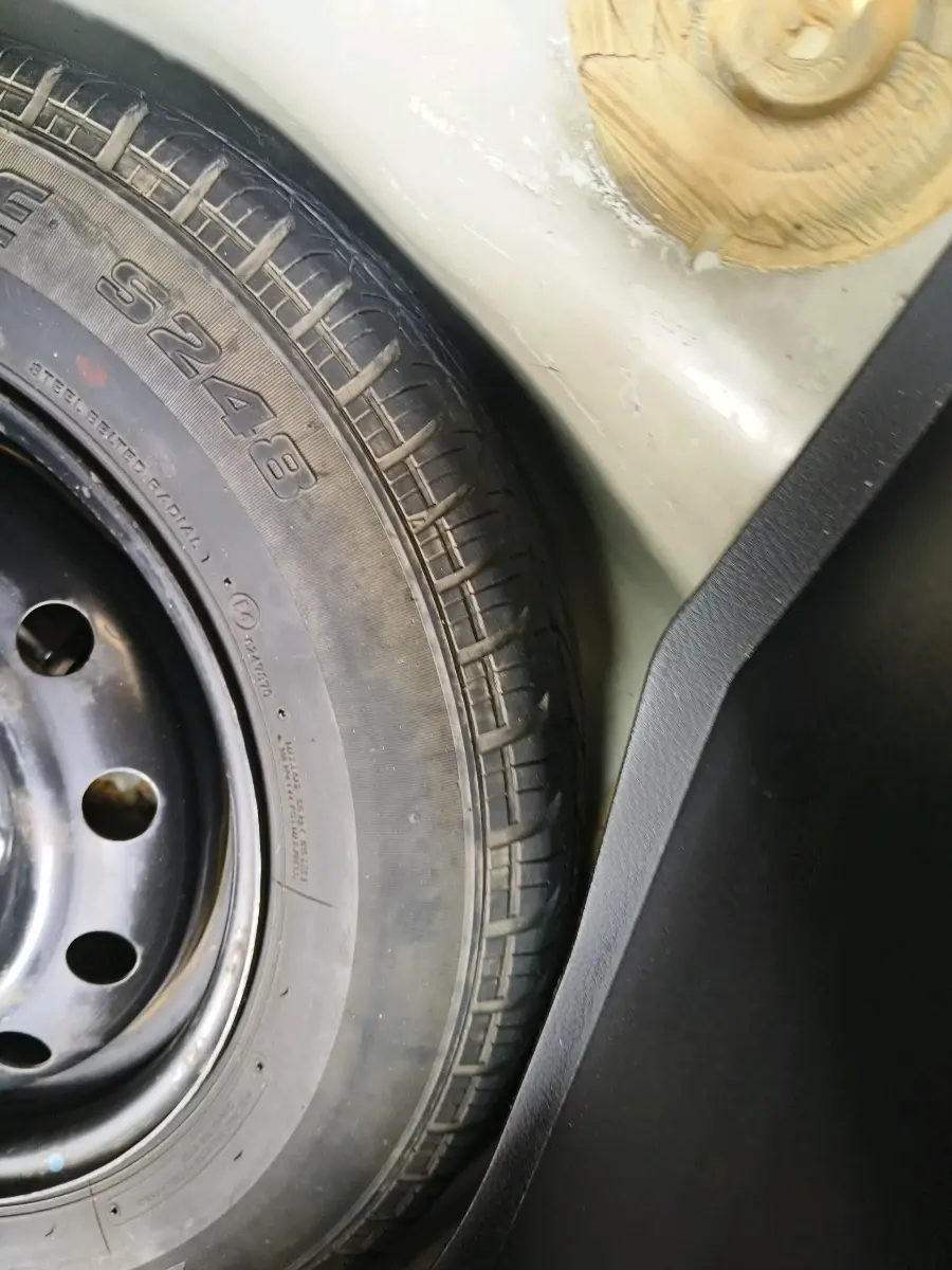 2017 Maruti Swift VDI, Diesel, Manual, 1,50,611 km, tyre