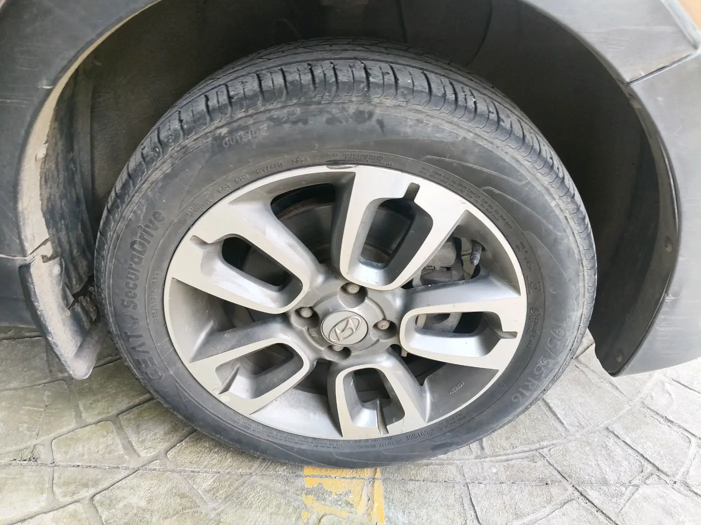 2017 Hyundai i20 Active 1.2 S, CNG, Manual, 81,377 km, tyre