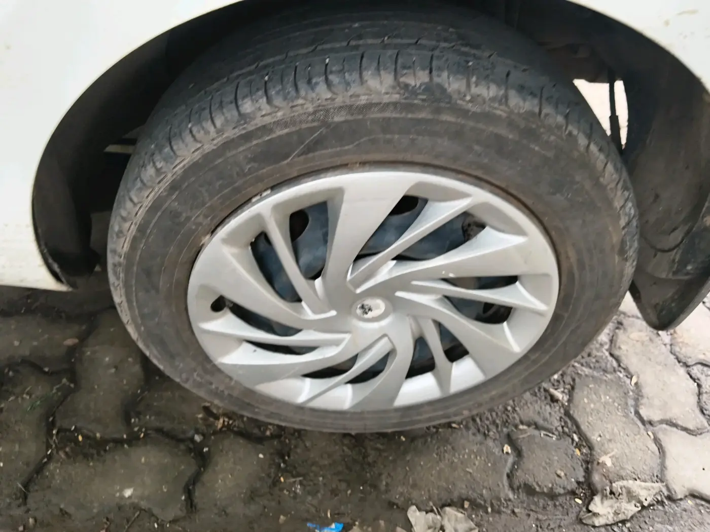 2017 Tata Zest XMS PETROL, Petrol, Manual, 40,434 km, tyre