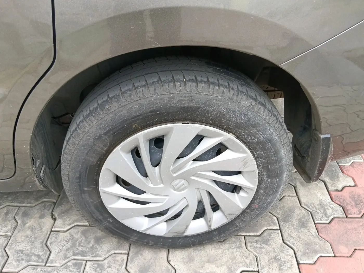 2023 Maruti Ertiga VXI AT SHVS, Petrol, Automatic, 19,649 km, tyre