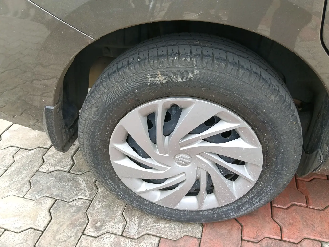 2023 Maruti Ertiga VXI AT SHVS, Petrol, Automatic, 19,649 km, tyre
