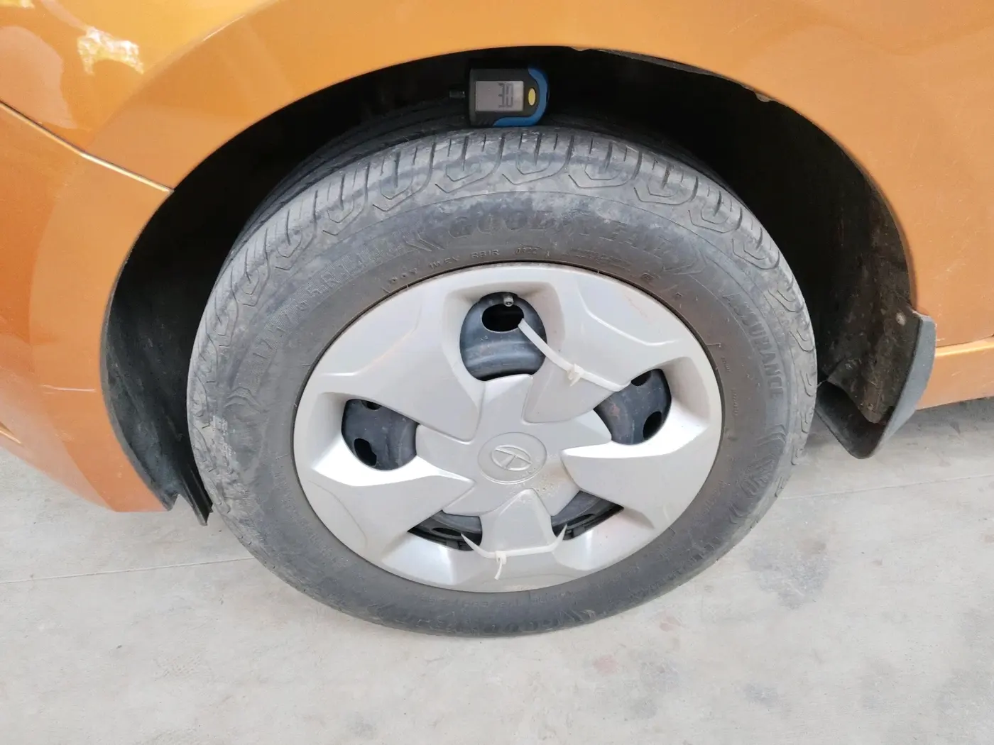 2018 Tata Tiago XT PETROL, Petrol, Manual, 52,990 km, tyre