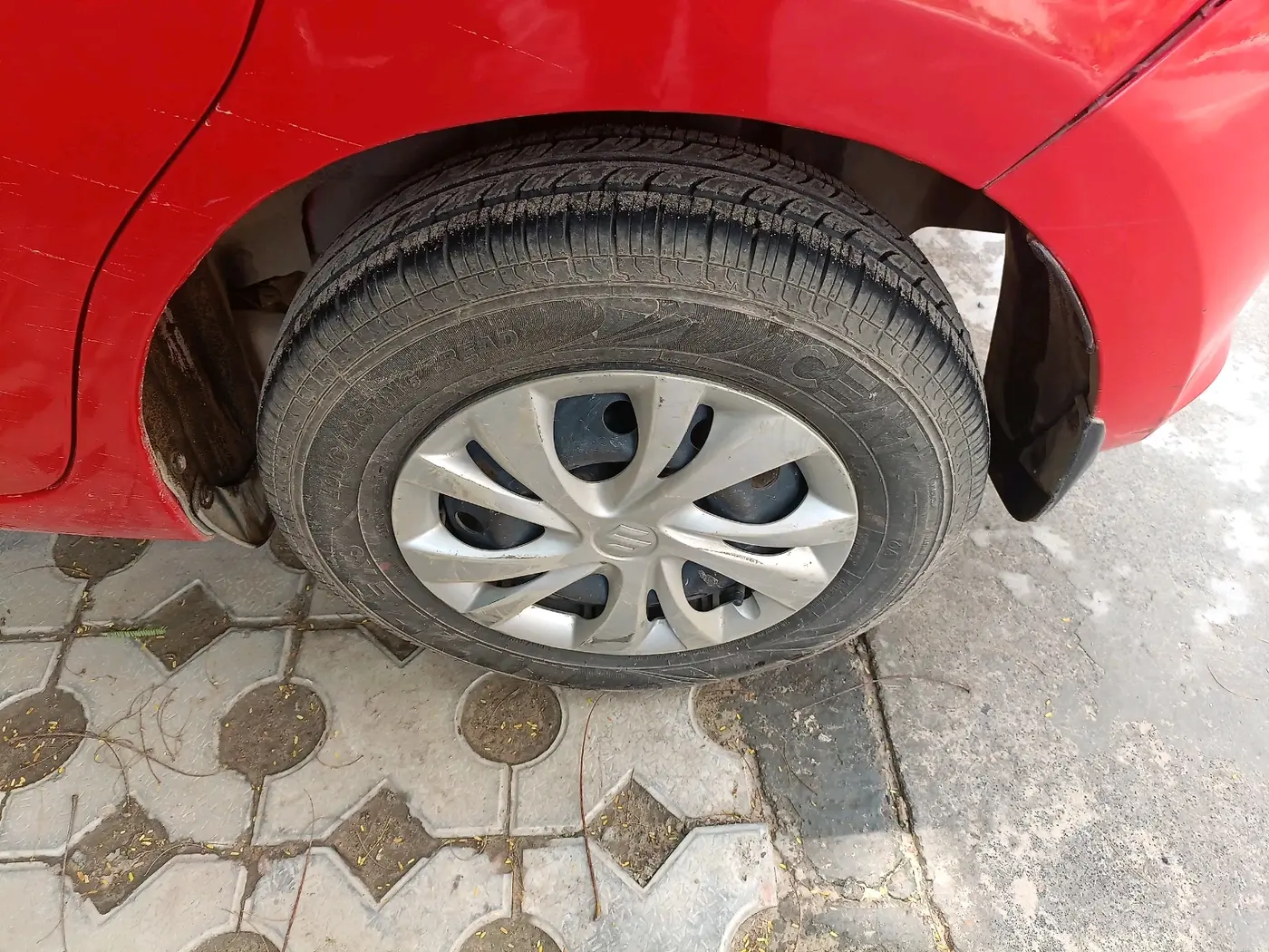 2019 Maruti Swift VXI, Petrol, Manual, 96,243 km, tyre