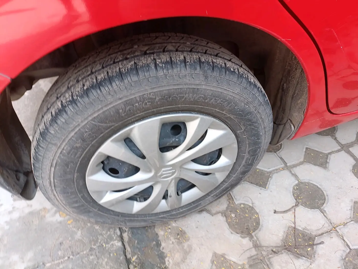 2019 Maruti Swift VXI, Petrol, Manual, 96,243 km, tyre
