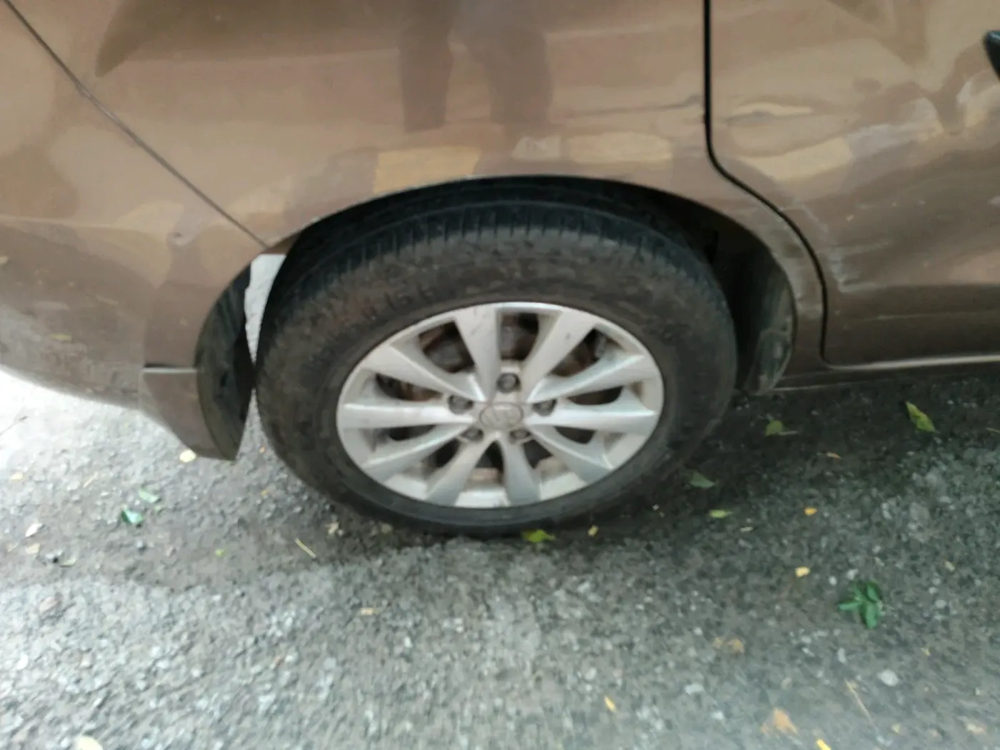 2012 Maruti Ertiga ZDI, Diesel, Manual, 83,253 km, tyre