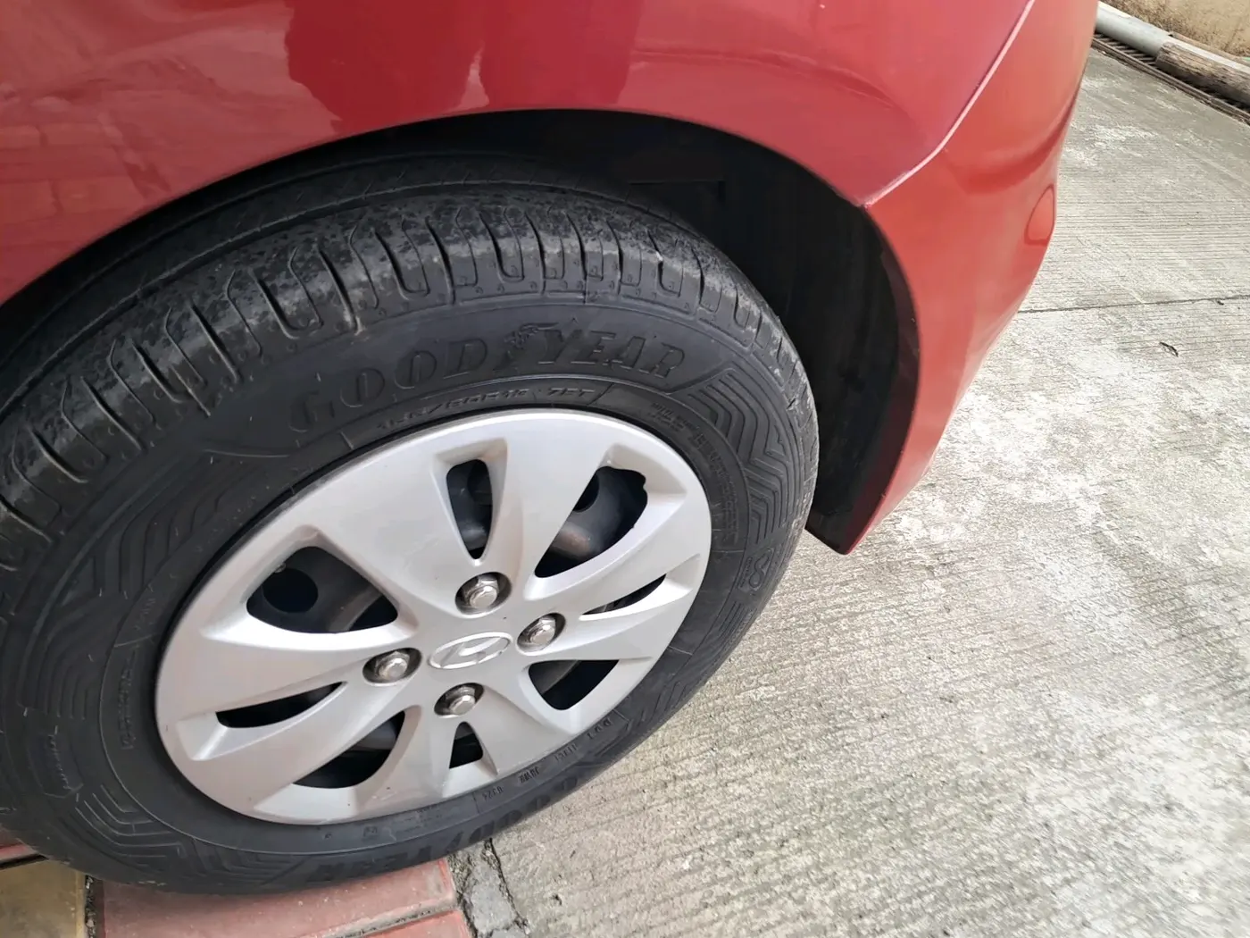 2011 Hyundai i10 MAGNA 1.2, Petrol, Manual, 55,455 km, tyre