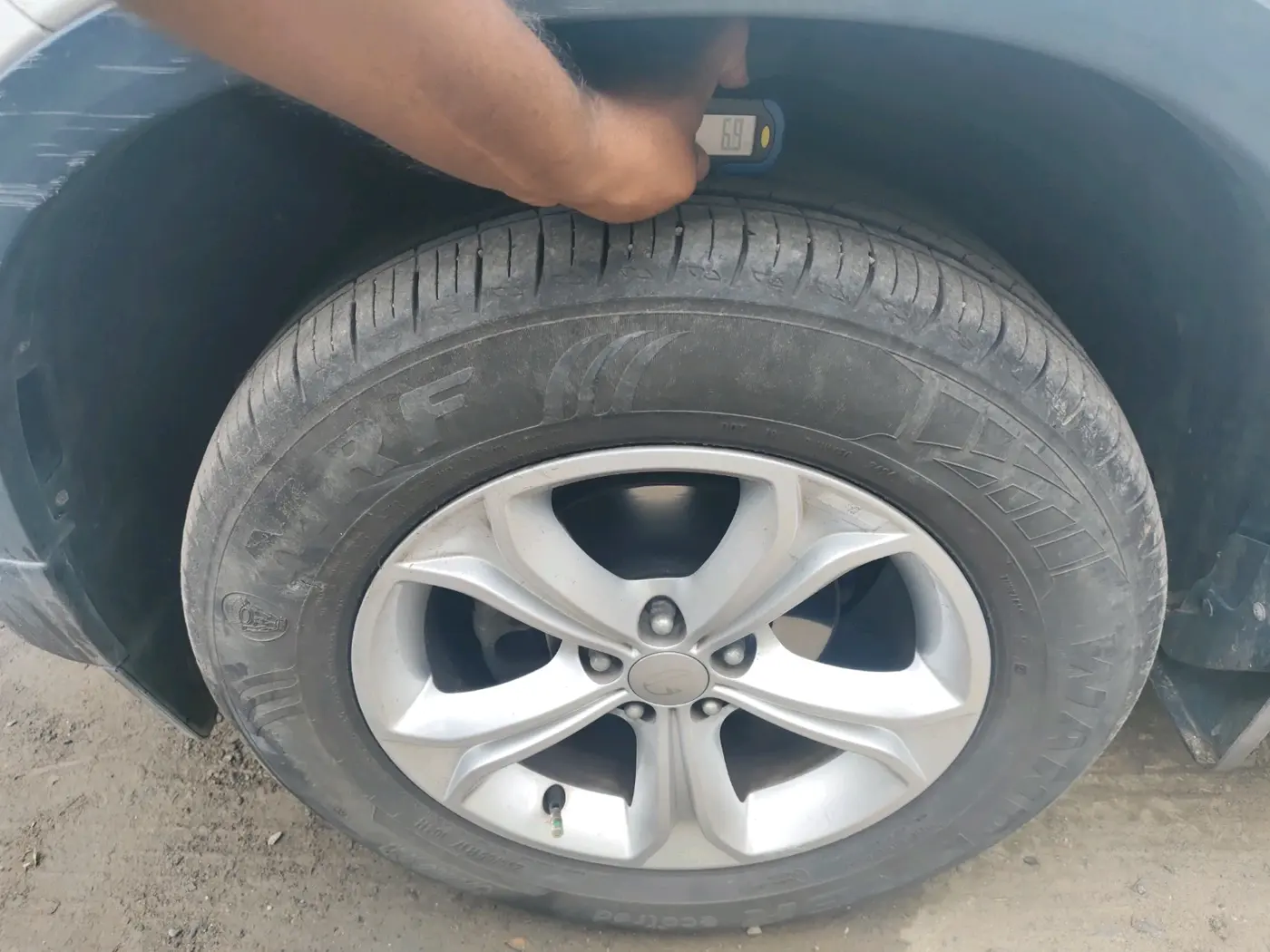 2024 Tata Harrier PURE PLUS S AT, Diesel, Automatic, 14,615 km, tyre