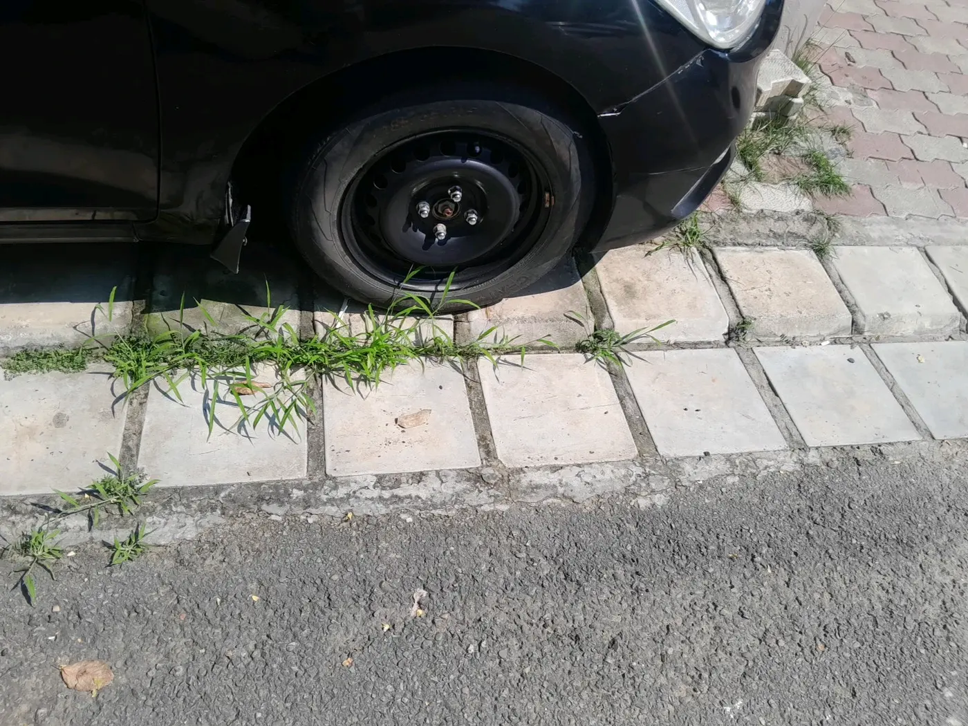 2018 Hyundai Verna 1.4 E PETROL, Petrol, Manual, 78,000 km, tyre