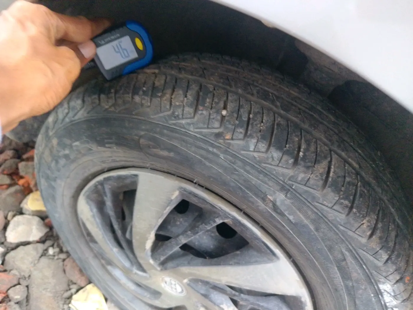 2013 Maruti Wagon R 1.0 LXI, Petrol, Manual, 76,805 km, tyre