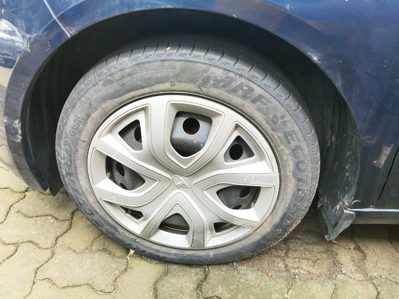 2023 Tata ALTROZ XM PLUS SUNROOF, Petrol, Manual, 27,005 km, tyre