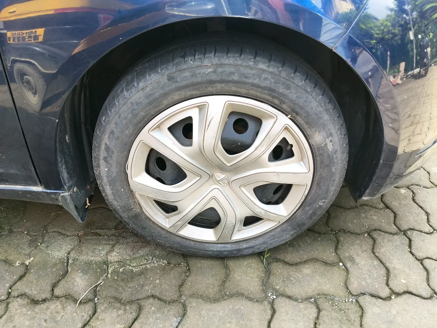 2023 Tata ALTROZ XM PLUS SUNROOF, Petrol, Manual, 27,005 km, tyre