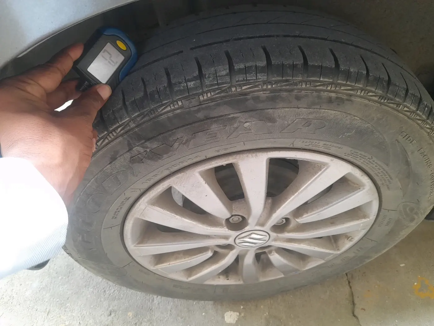 2019 Maruti Dzire VXI, Petrol, Manual, 1,30,543 km, tyre