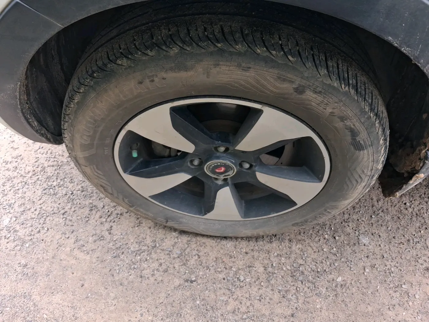 2018 Tata NEXON XZ PLUS PETROL, Petrol, Manual, 1,25,873 km, tyre