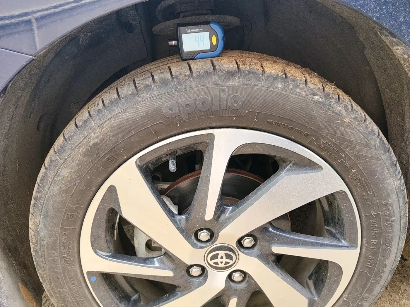 2025 Toyota Glanza V AMT, Petrol, Automatic, 17,465 km, tyre