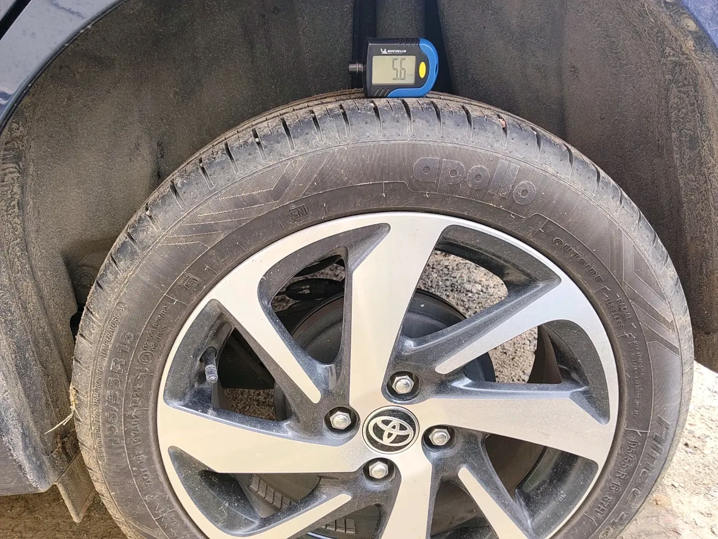 2025 Toyota Glanza V AMT, Petrol, Automatic, 17,465 km, tyre