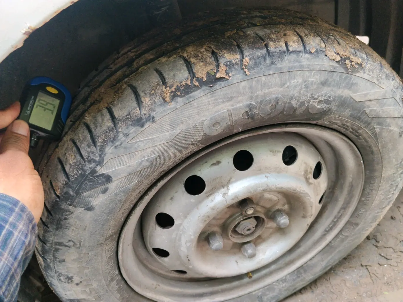 2016 Maruti Wagon R 1.0 LXI CNG, CNG, Manual, 87,773 km, tyre