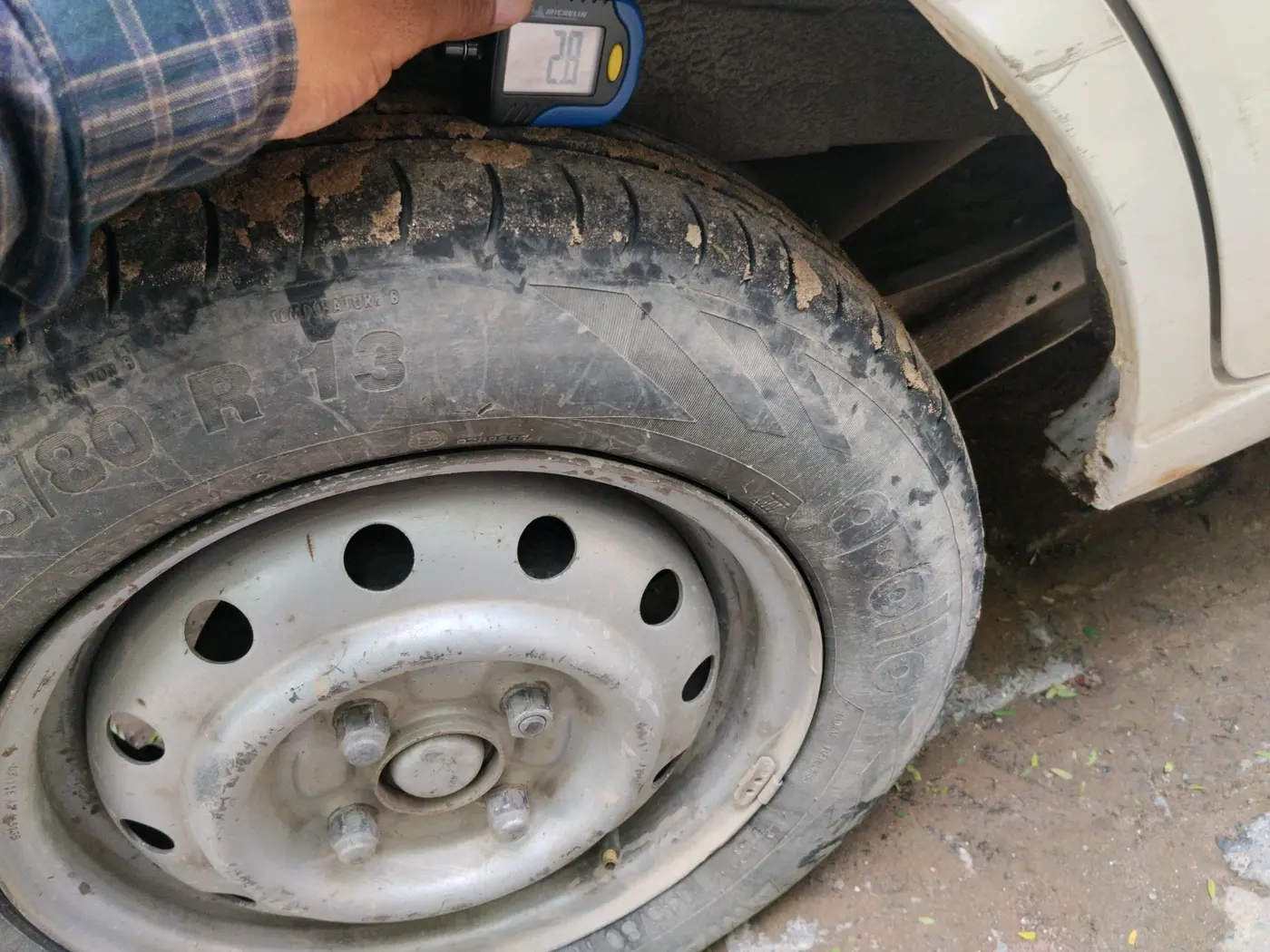 2016 Maruti Wagon R 1.0 LXI CNG, CNG, Manual, 87,773 km, tyre
