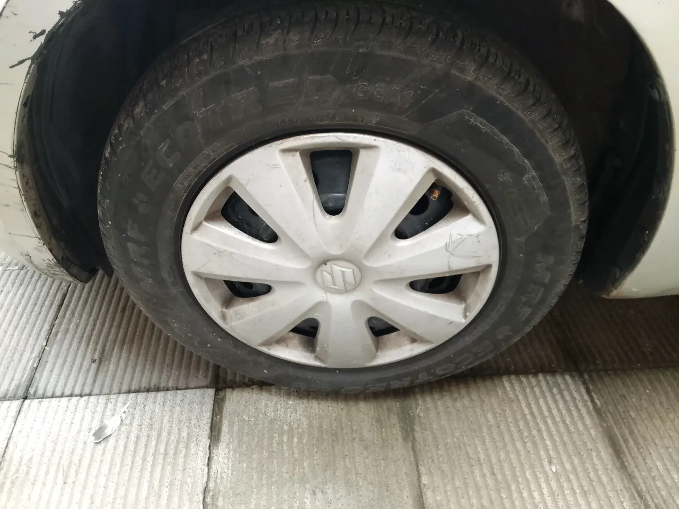2012 Maruti Swift VDI, Diesel, Manual, 1,18,053 km, tyre