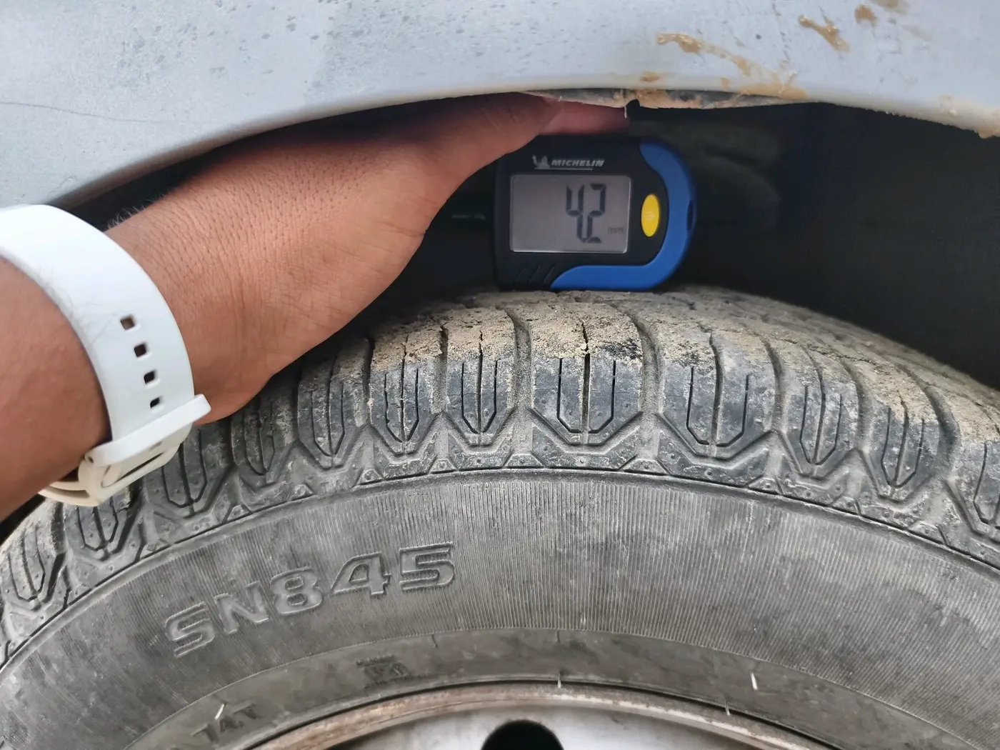 2013 Hyundai Eon ERA +, Petrol, Manual, 57,737 km, tyre
