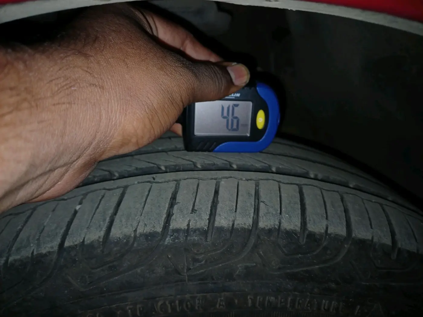 2015 Tata Bolt XE REVOTRON, Petrol, Manual, 40,080 km, tyre