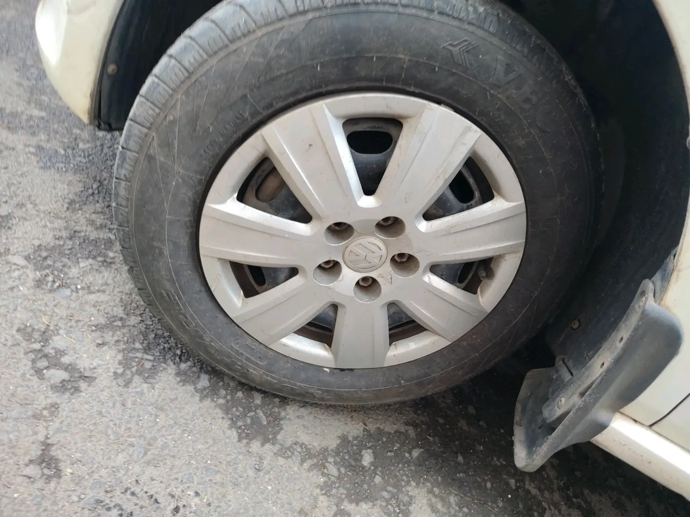 2012 Volkswagen Polo TRENDLINE 1.2L PETROL, Petrol, Manual, 28,215 km, tyre