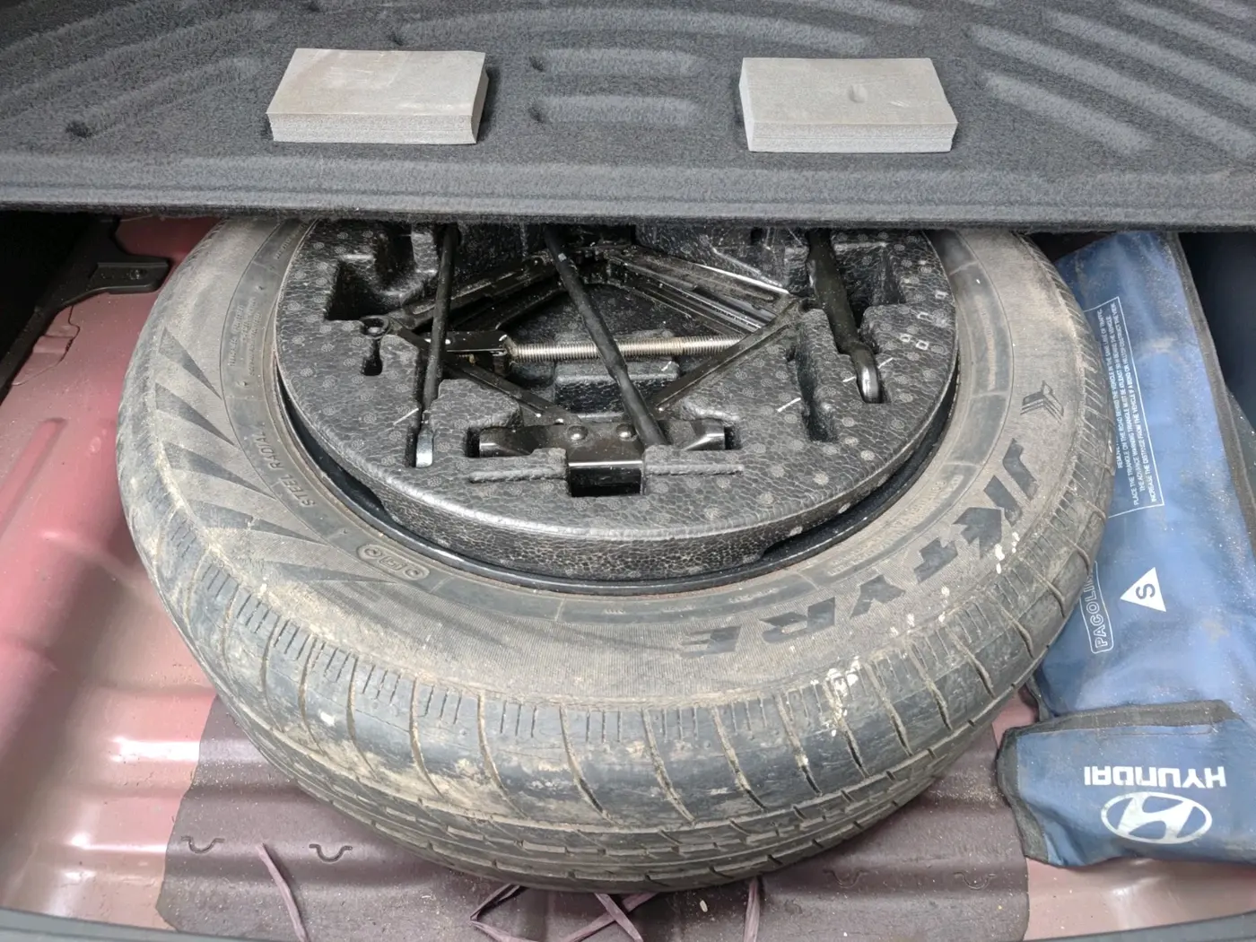 2018 Hyundai Creta E PLUS 1.6 PETROL, Petrol, Manual, 28,168 km, tyre