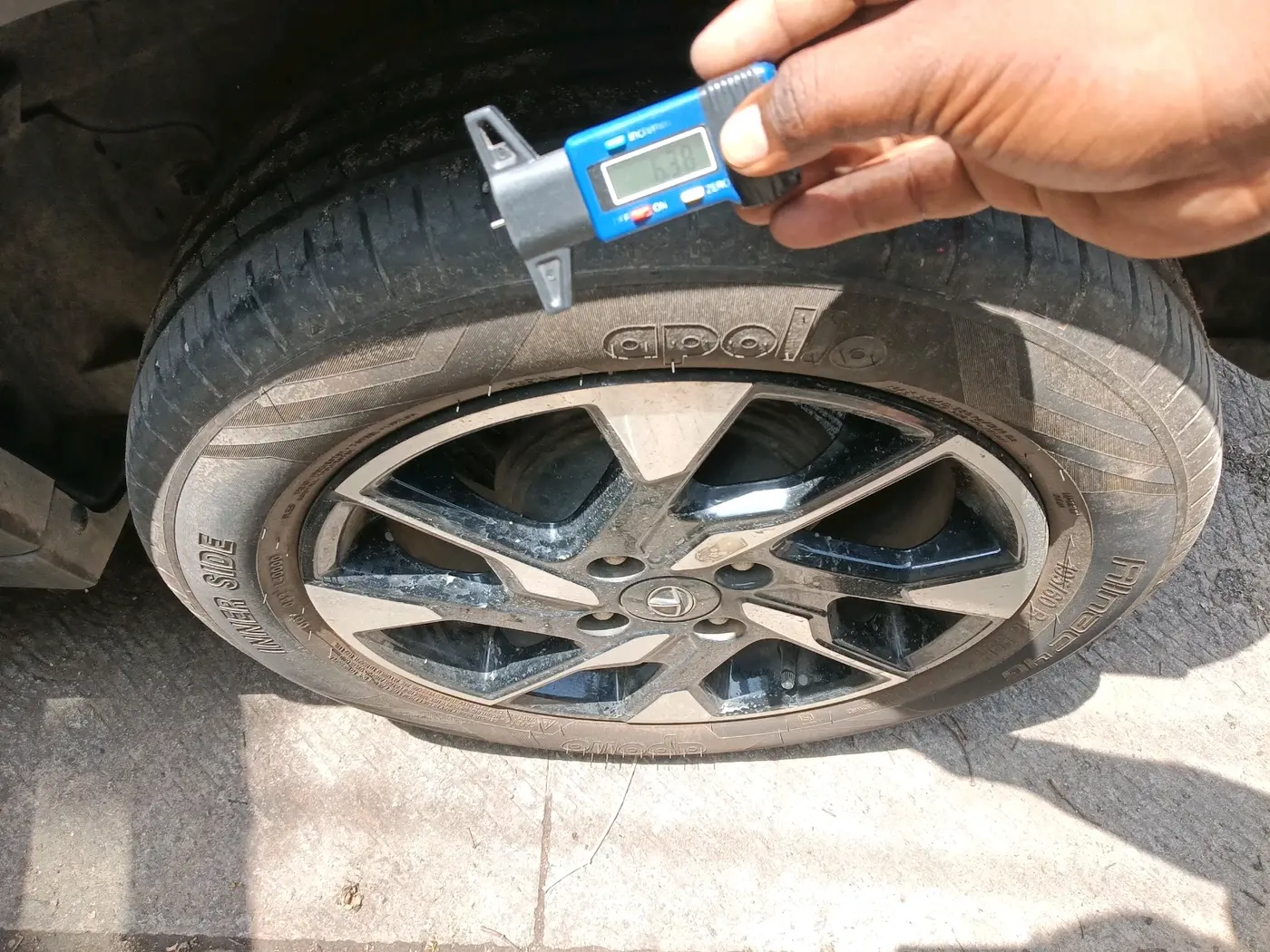 2022 Tata PUNCH ACCOMPLISHED AMT, Petrol, Automatic, 40,676 km, tyre