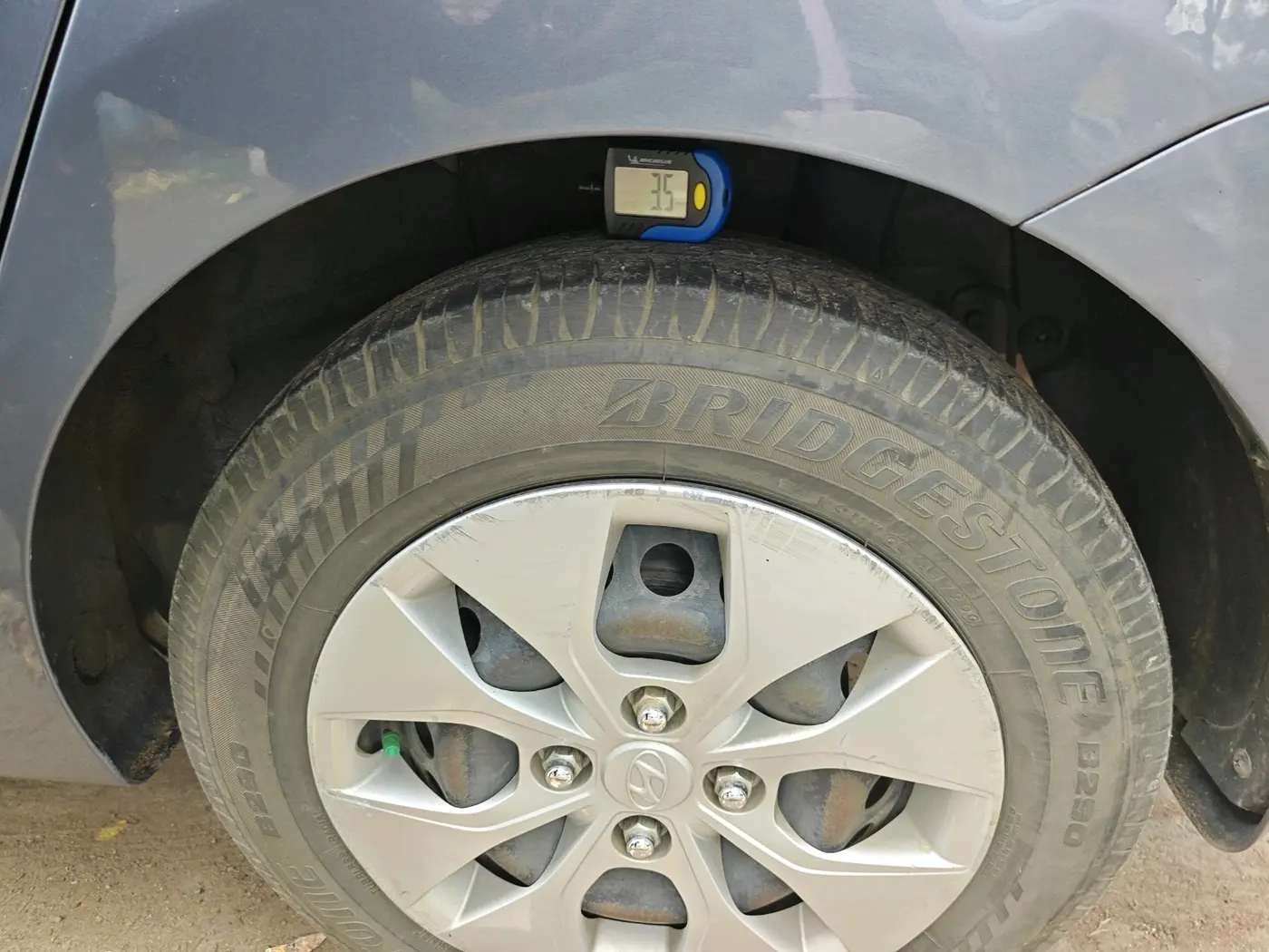 2016 Hyundai Xcent S 1.2, Petrol, Manual, 74,831 km, tyre