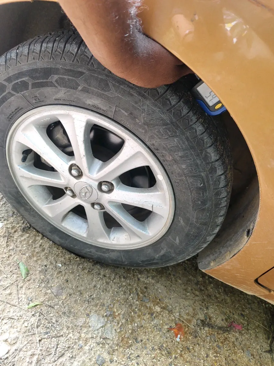 2015 Hyundai Grand i10 ASTA AT 1.2 KAPPA VTVT, Petrol, Automatic, 90,310 km, tyre
