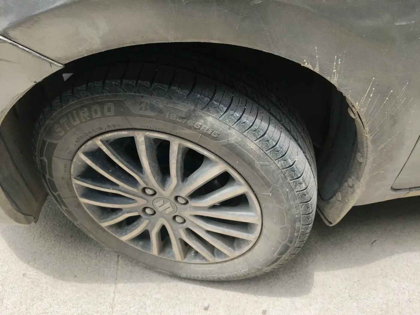 2017 Maruti Dzire ZDI PLUS AMT, Diesel, Automatic, 1,93,900 km, tyre