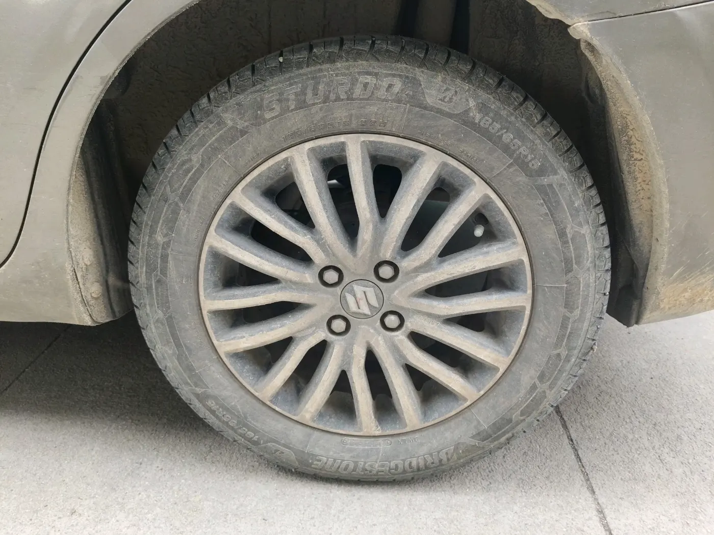 2017 Maruti Dzire ZDI PLUS AMT, Diesel, Automatic, 1,93,900 km, tyre
