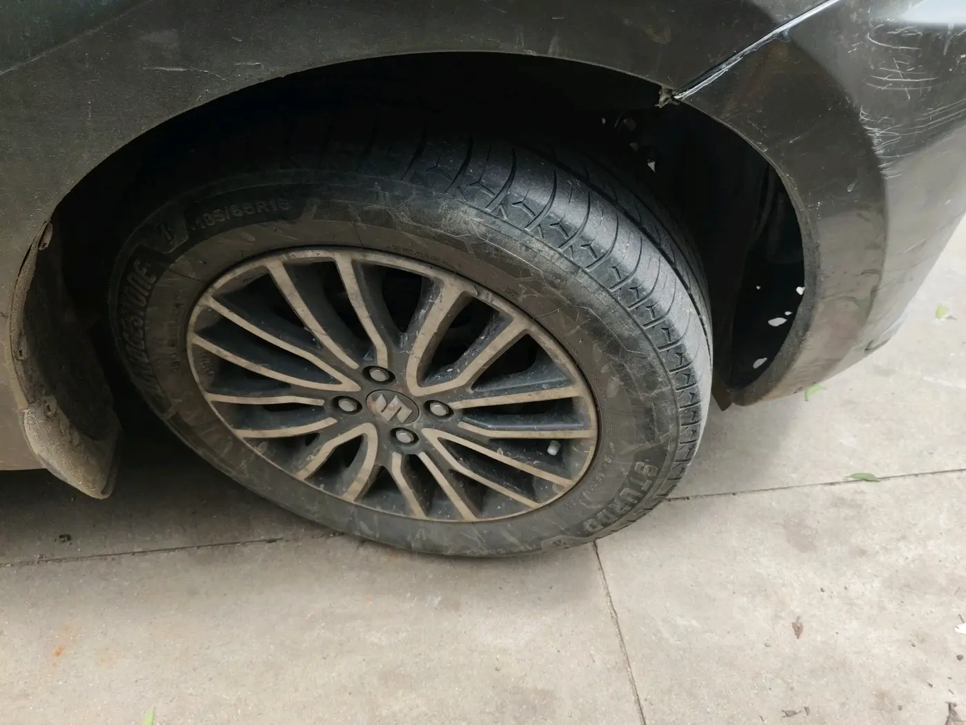 2017 Maruti Dzire ZDI PLUS AMT, Diesel, Automatic, 1,93,900 km, tyre