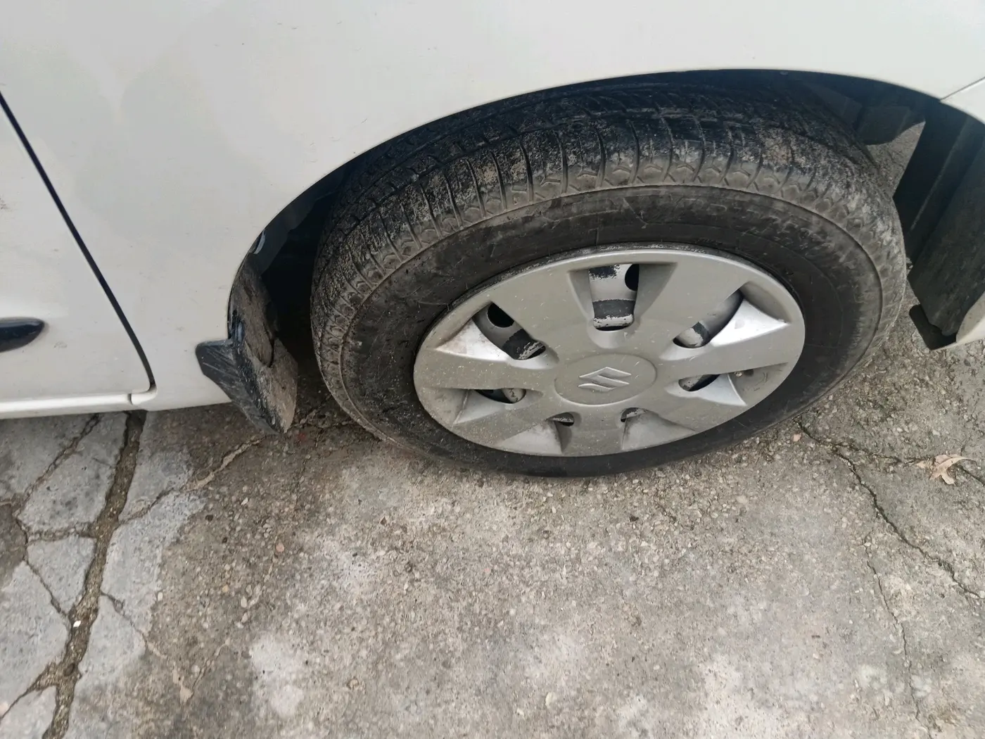 2013 Maruti Wagon R 1.0 LXI, CNG, Manual, 89,293 km, tyre