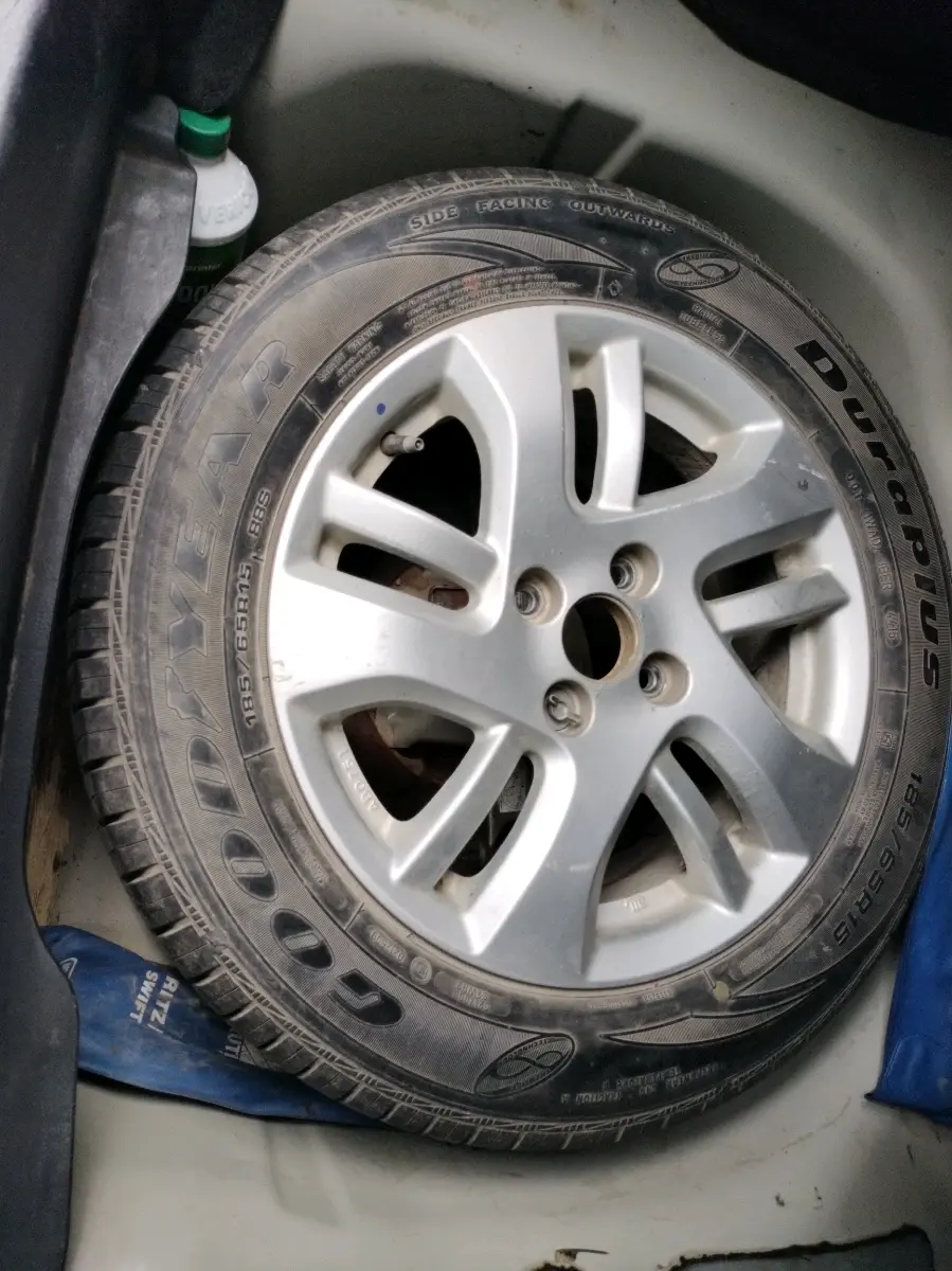 2012 Maruti Swift Dzire ZXI, Petrol, Manual, 45,705 km, tyre