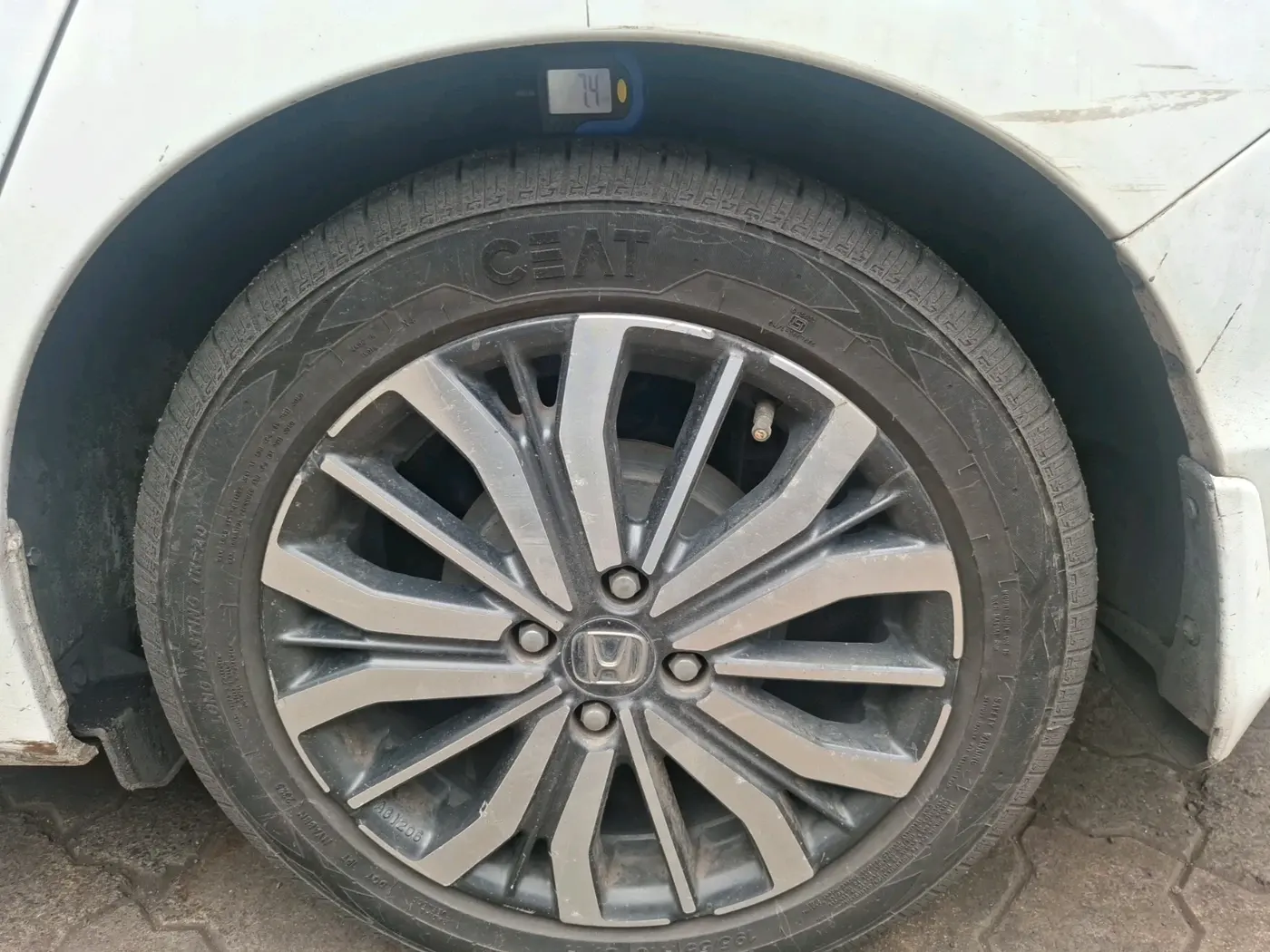 2019 Honda City 1.5L I-VTEC VX CVT, CNG, Automatic, 91,886 km, tyre