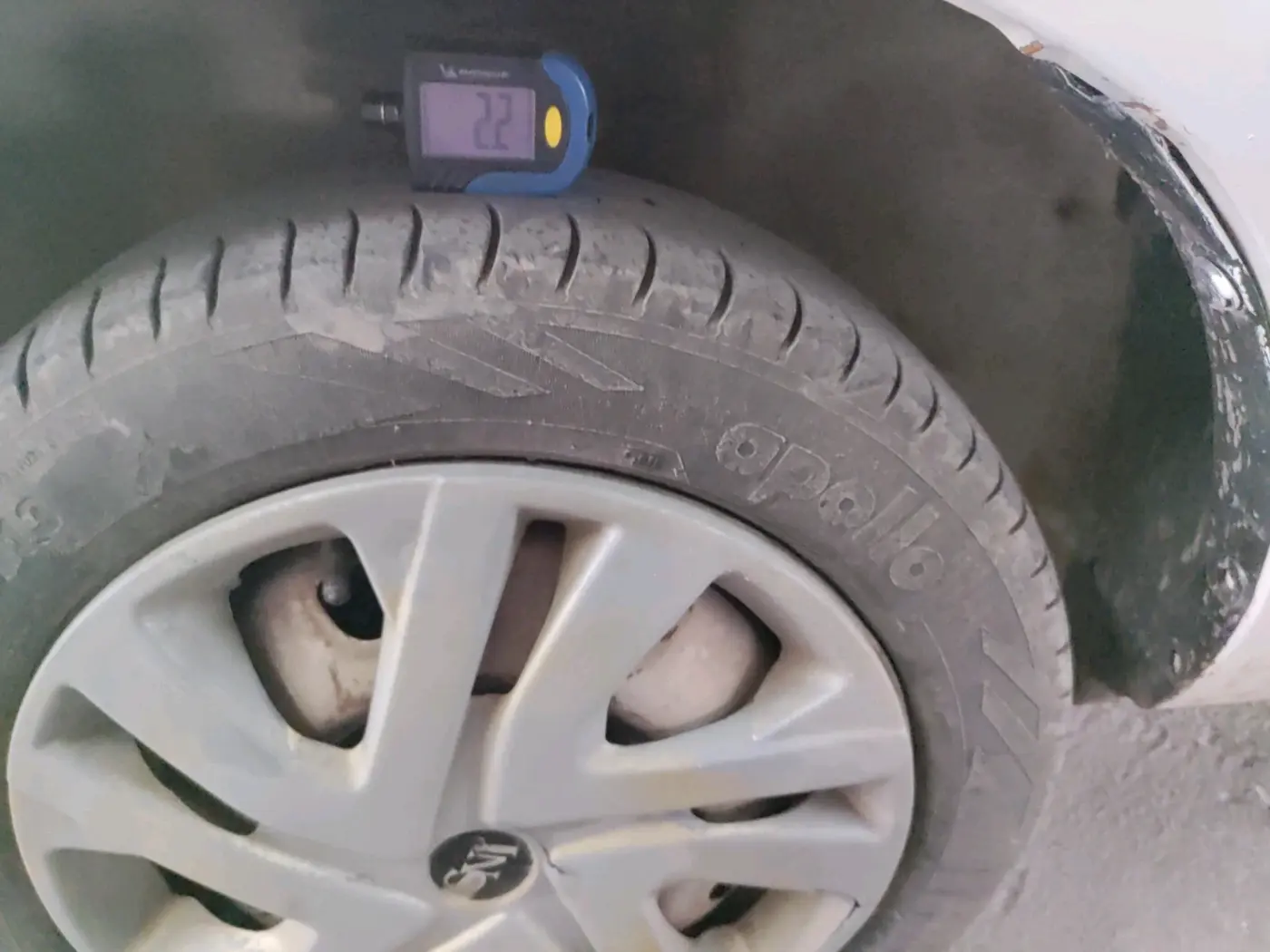 2015 Maruti Alto K10 LXI CNG, CNG, Manual, 2,38,000 km, tyre