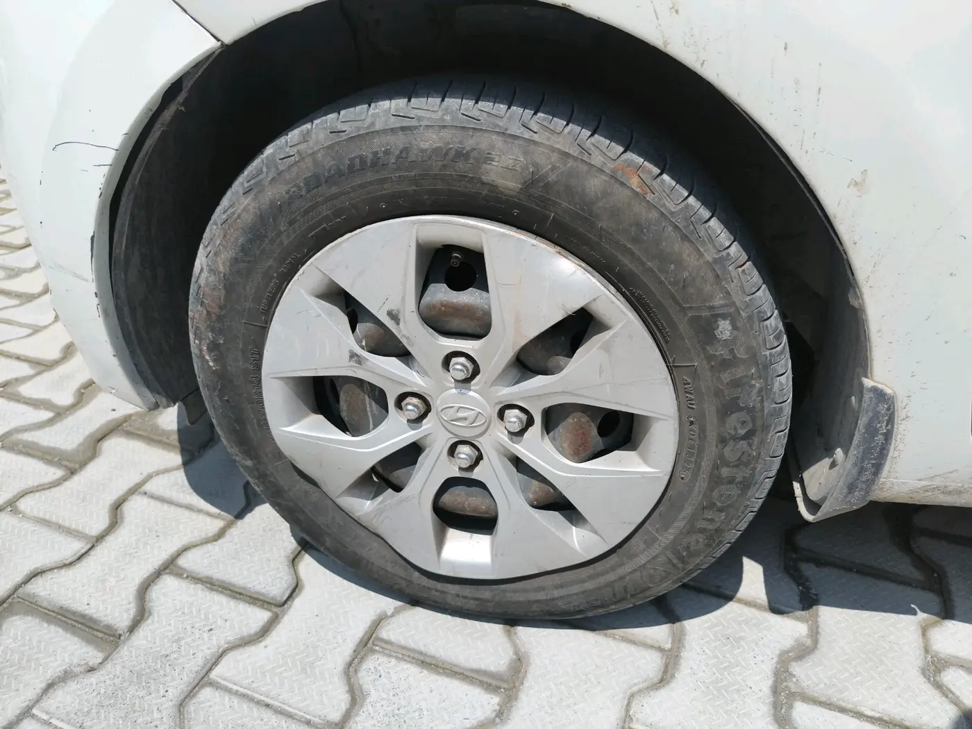 2016 Hyundai Xcent S 1.2, Petrol, Manual, 59,129 km, tyre